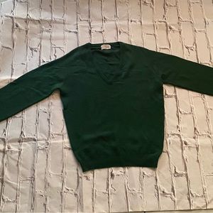 Saks fifth avenue.Vintage Man Sweater . Size 40.   100% pure cashmere .